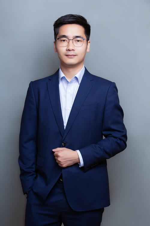 袁月 视觉与舞美负责人